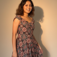 Beautiful sweetheart neckline dress