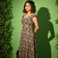 Beautiful sweetheart neckline dress